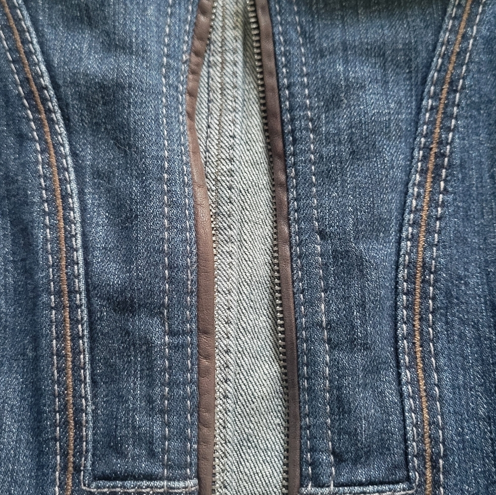 Elie Tahari Women's Denim Jacket - Picture 3 of 16